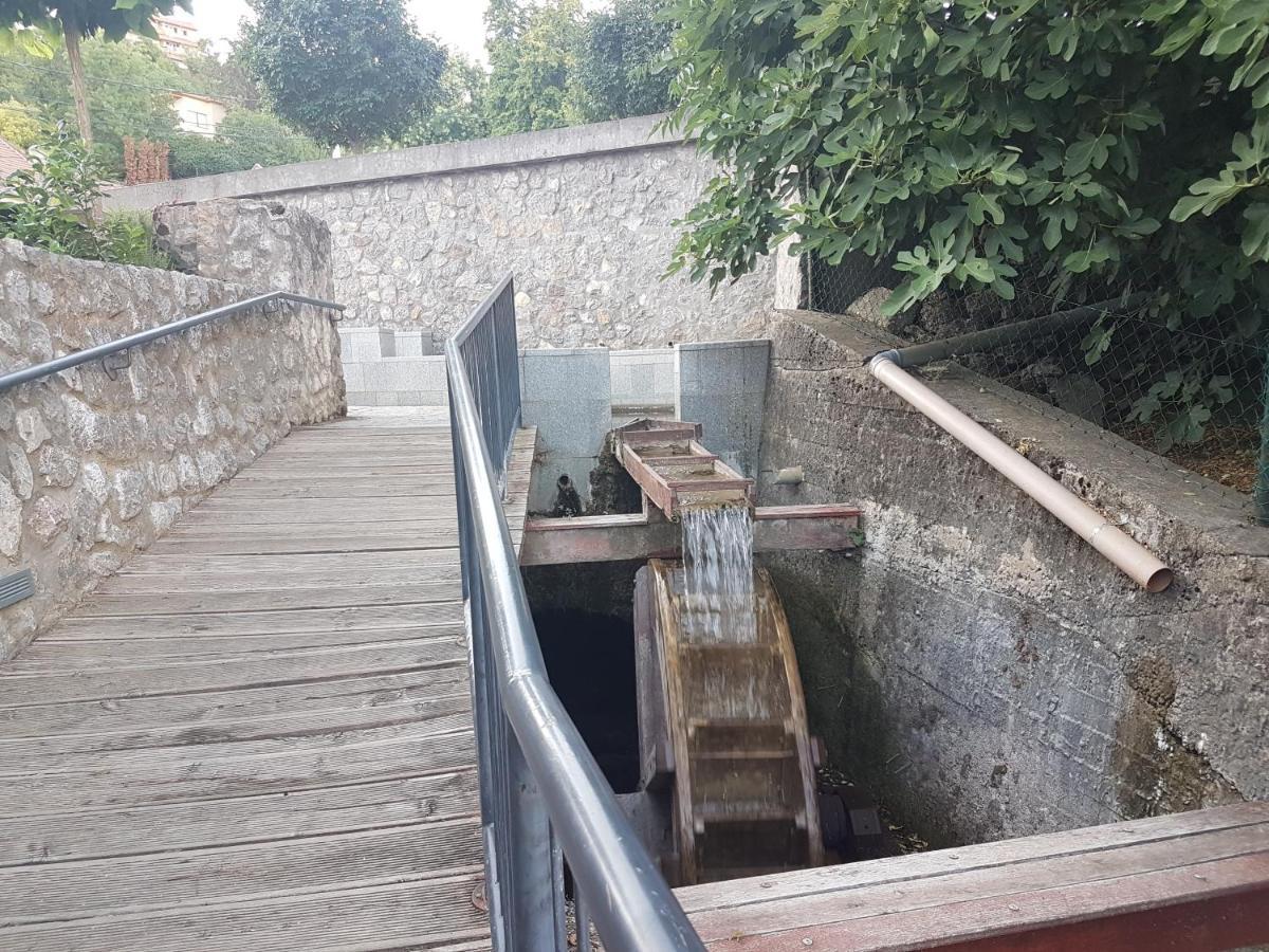 Koezponthoz Koezeli - Cool Tettye Apartman Pécs Esterno foto