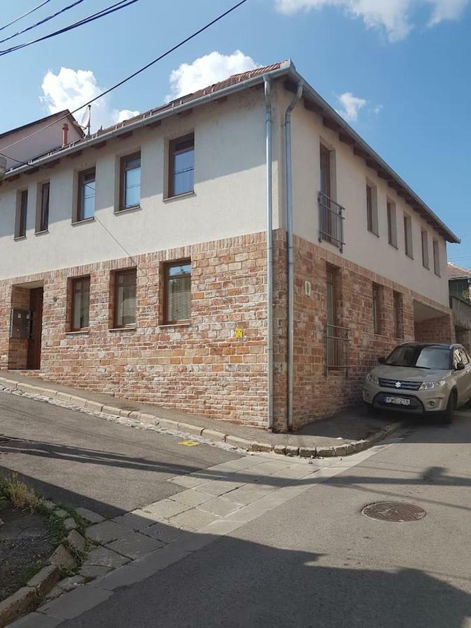 Koezponthoz Koezeli - Cool Tettye Apartman Pécs Esterno foto