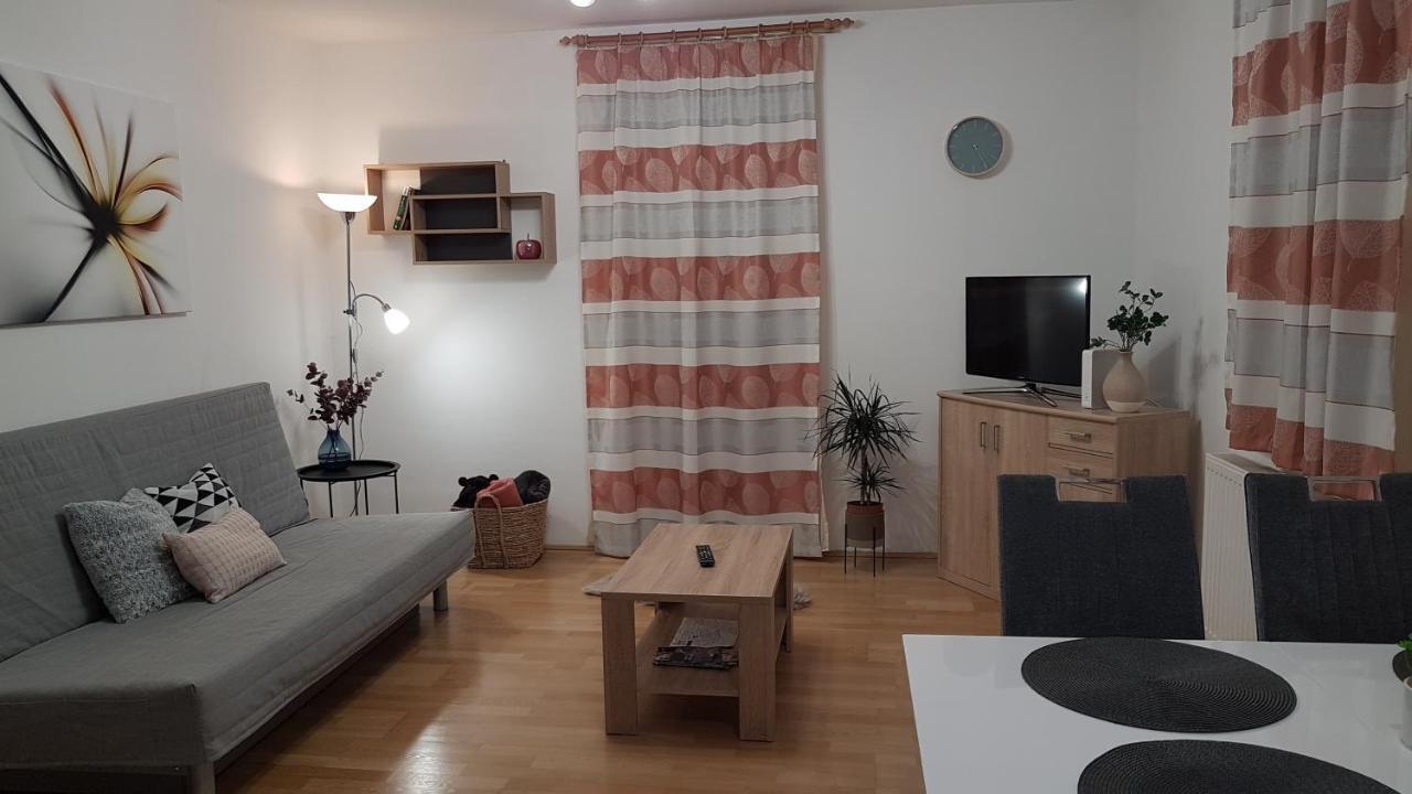 Koezponthoz Koezeli - Cool Tettye Apartman Pécs Esterno foto